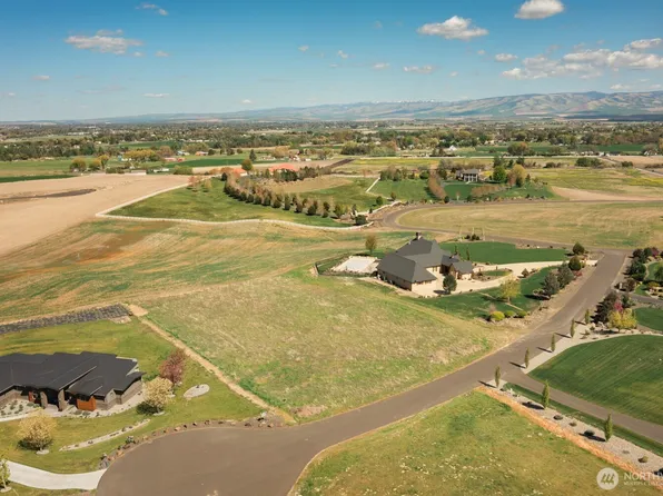 88 Red Hawk Road, Walla Walla, WA 99362
