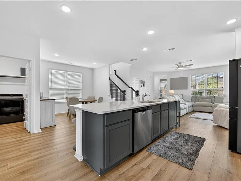 2921 Dixondale Dr — Photo 12