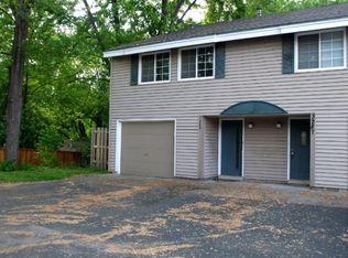 3289 Hill Ridge Dr, Eagan, MN 55121