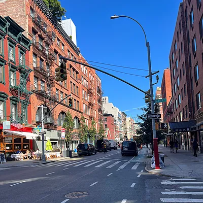 Rented by Compass | media 24