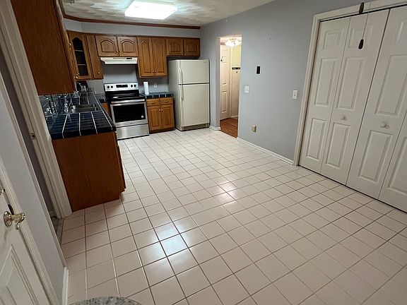 3rd image of 1724 Downey St
