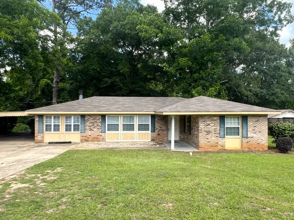 105 Briarwood Dr, Enterprise, AL 36330
