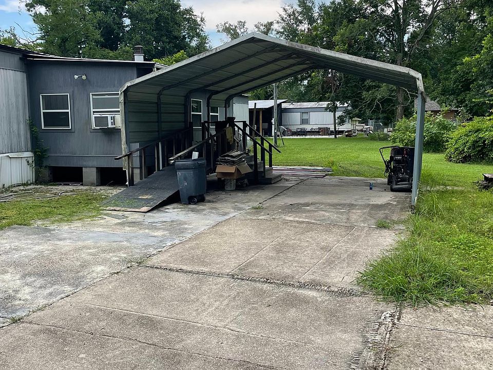 2nd image of 631 W Toby St
