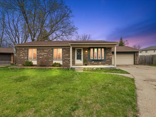 15621 Cox St, Clinton Township, MI 48038