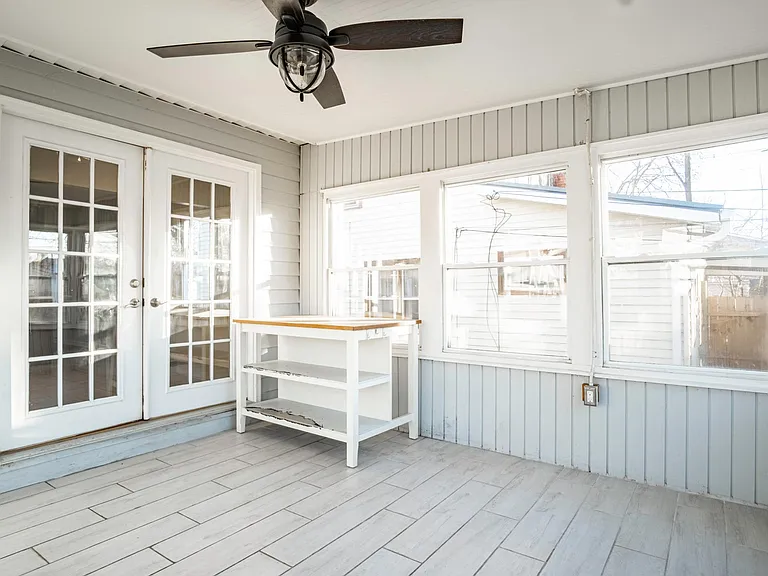 815 Thomas Rd — Photo 18