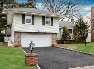 57 Maxwell Rd, Garden City, NY 11530