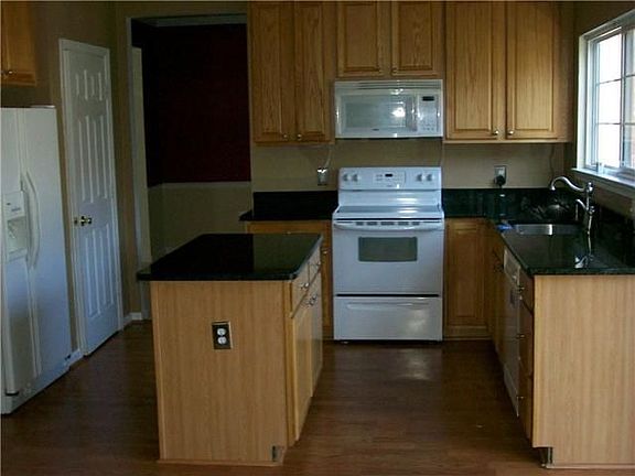 4th image of 5844 Kittewan Ct