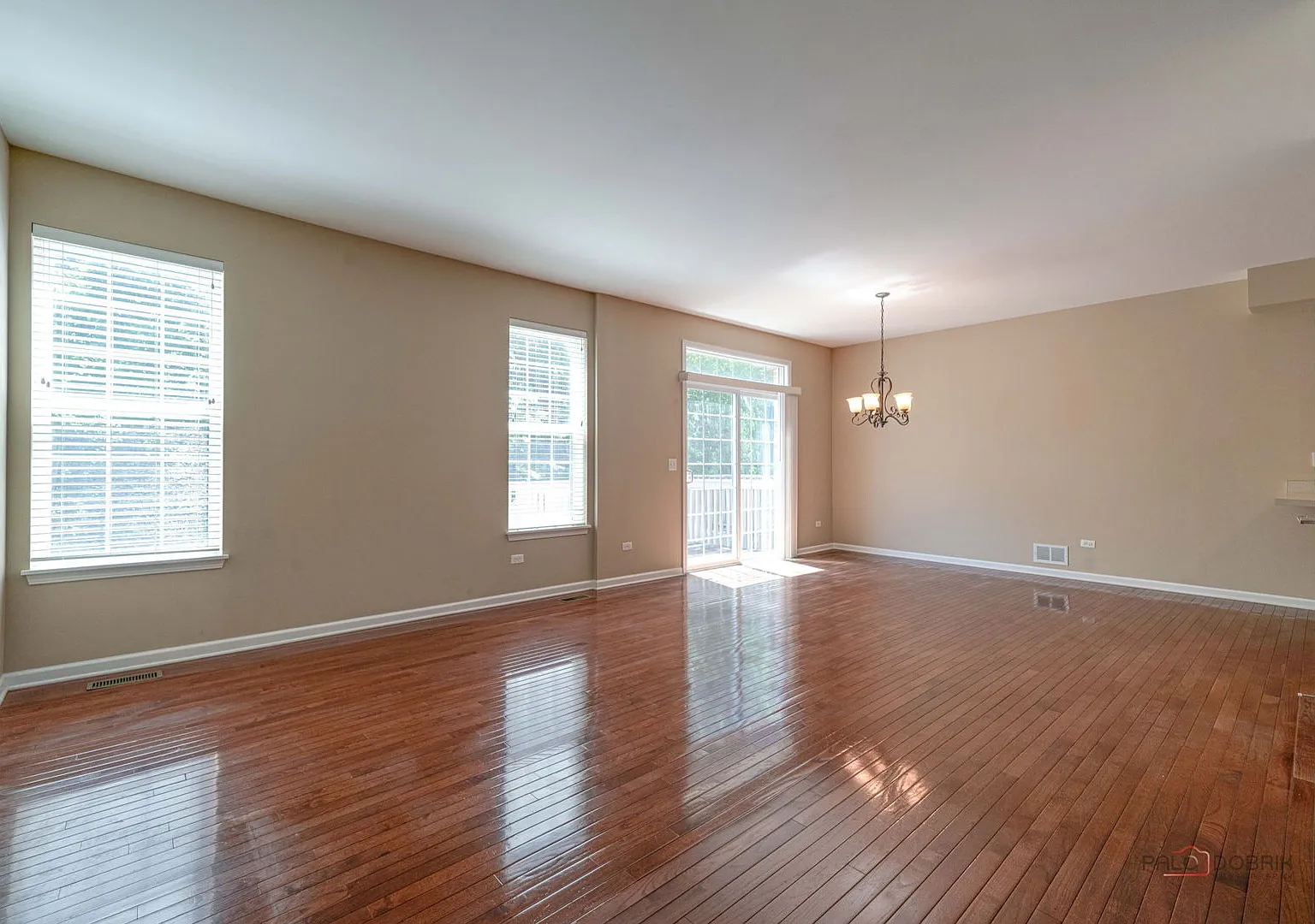 3 bed, 2.5 bath, 2013 sqft, $2,800 — Photo 4