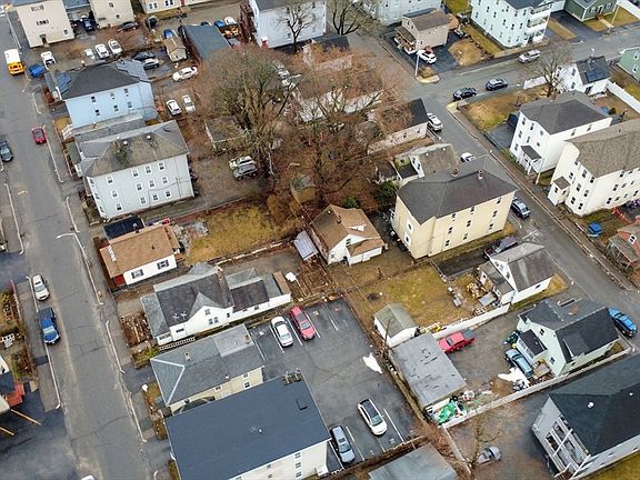 3rd image of 14 1/2 Hacker St