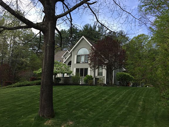 3rd image of 11 Woodcrest Dr