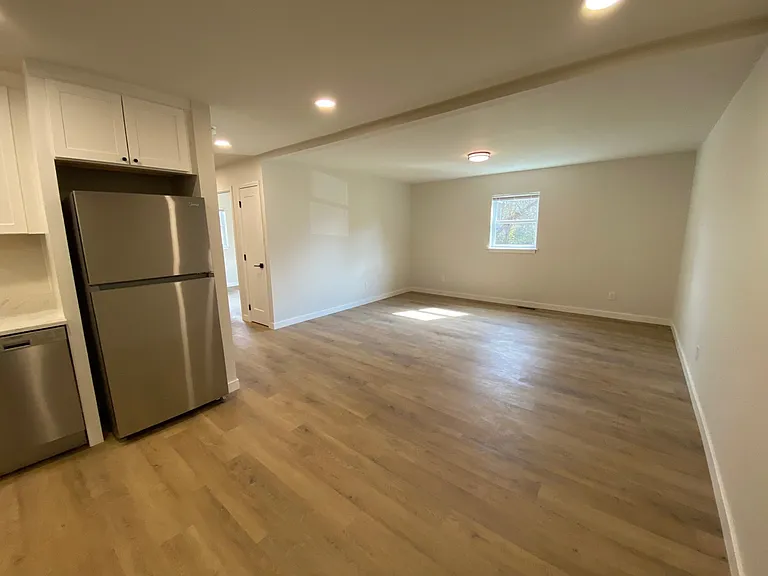 423 Pine St — Photo 5