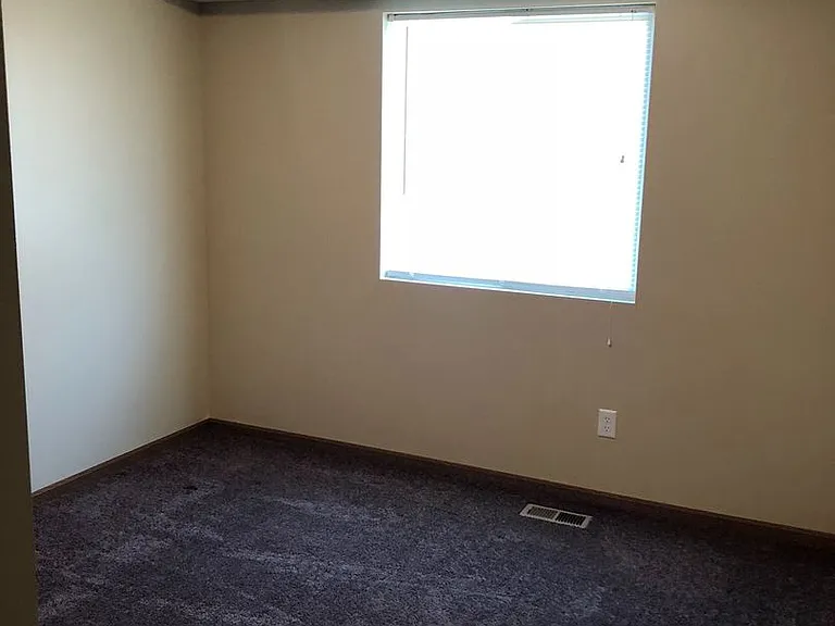 2901 W Rose St — Photo 6
