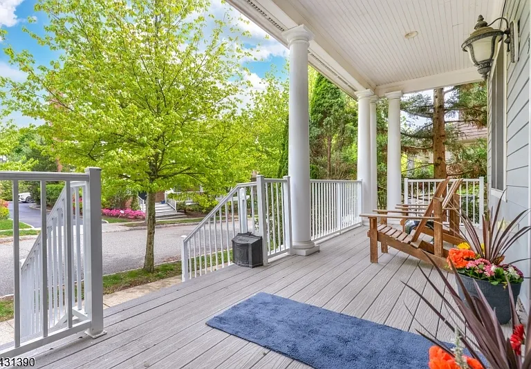 3 Christopher Ct — Photo 1