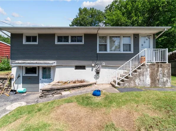 2 Cedric Place, Derby, CT 06418