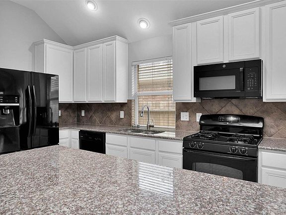 5th image of 28234 Sweet Oak Ln
