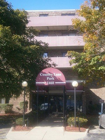 1st image of 1460 Fairlane Dr APT 424