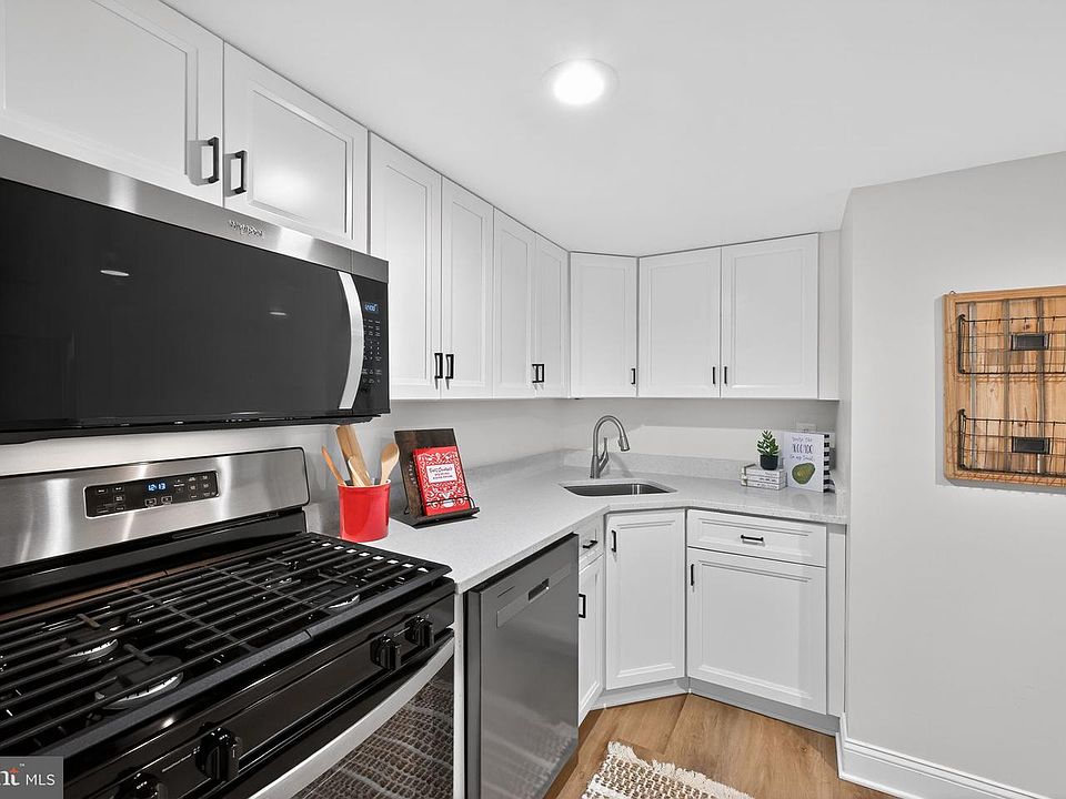 1st image of 1533 Northgate Sq APT 11B