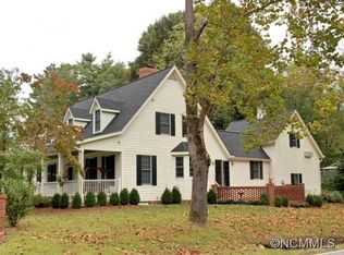 14 Linda Ann Dr, Flat Rock, NC 28731