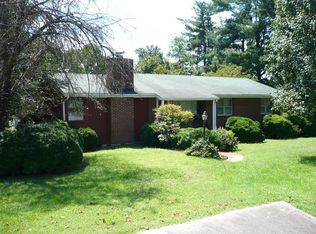 301 Leftwich St, Gretna, VA 24557