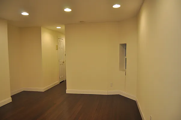 Rented by Bond New York | media 10