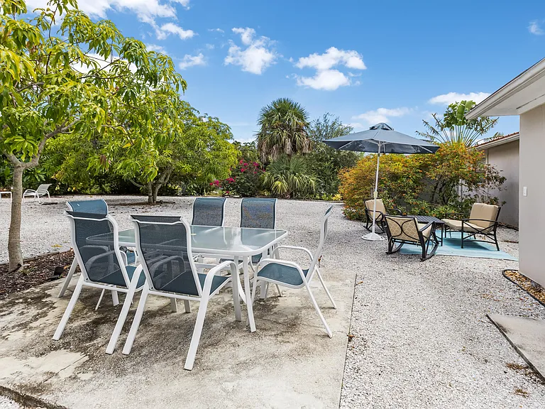 2191 Thomasson Dr — Photo 16