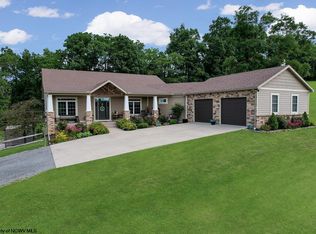 635 Dug Hill Rd, Morgantown, WV 26508