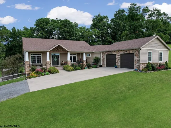 635 Dug Hill Rd, Morgantown, WV 26508