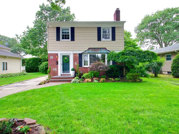 30 Prescott Street, Garden City, NY 11530