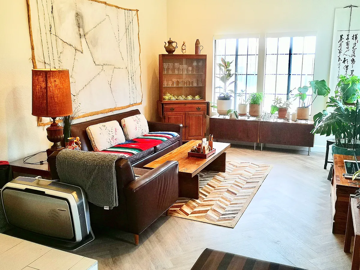 Living Room - Sunnydale Dr