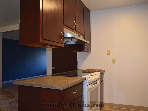 3rd image of 7043 Zeeland Dr