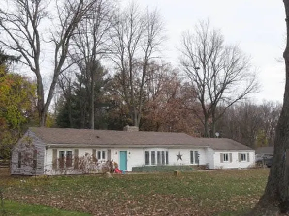 26 Meadow Ln, Toledo, OH 43623