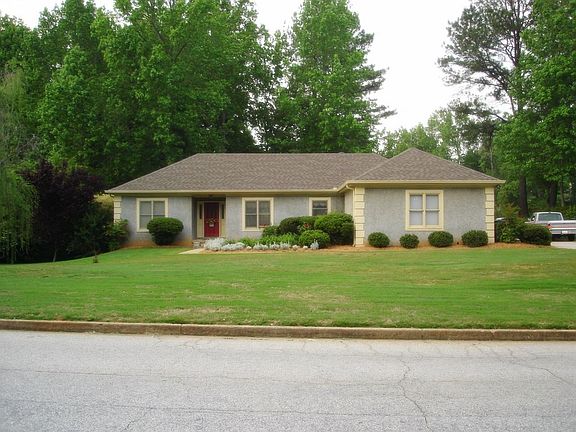 2nd image of 450 Clubland Cir SE
