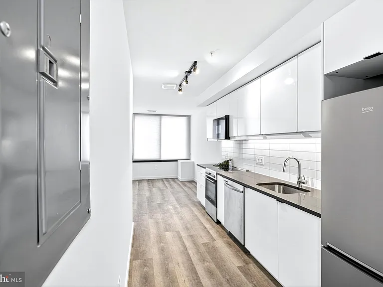700 Roeder Rd #104 — Photo 8