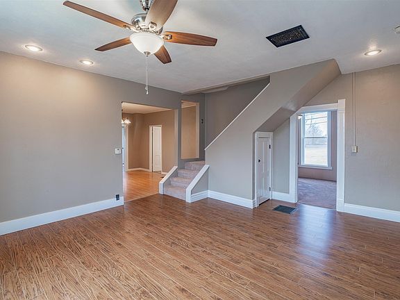 2nd image of 217 W Kendall St
