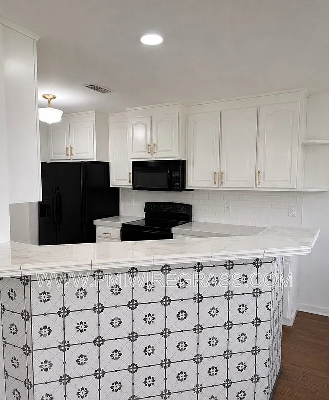 3 bed, 2.0 bath, 1400 sqft, $1,800 — Photo 3