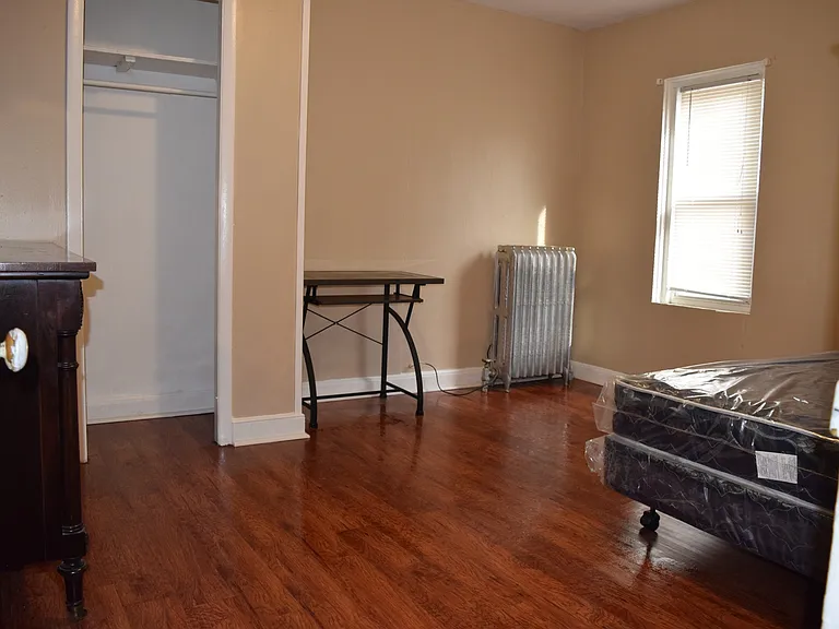 8 Edwards St — Photo 9