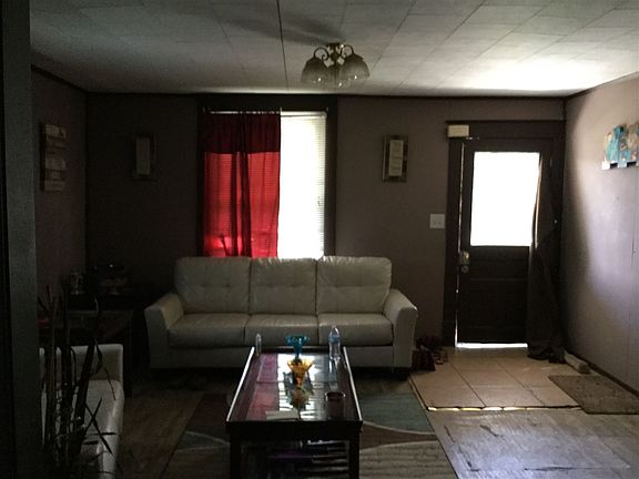 4th image of 130 W 10th St