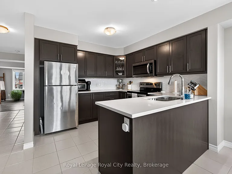 85 Mullin Dr #1B — Photo 11