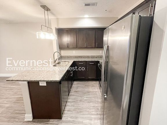 4th image of 1000 Henry Place Blvd #104