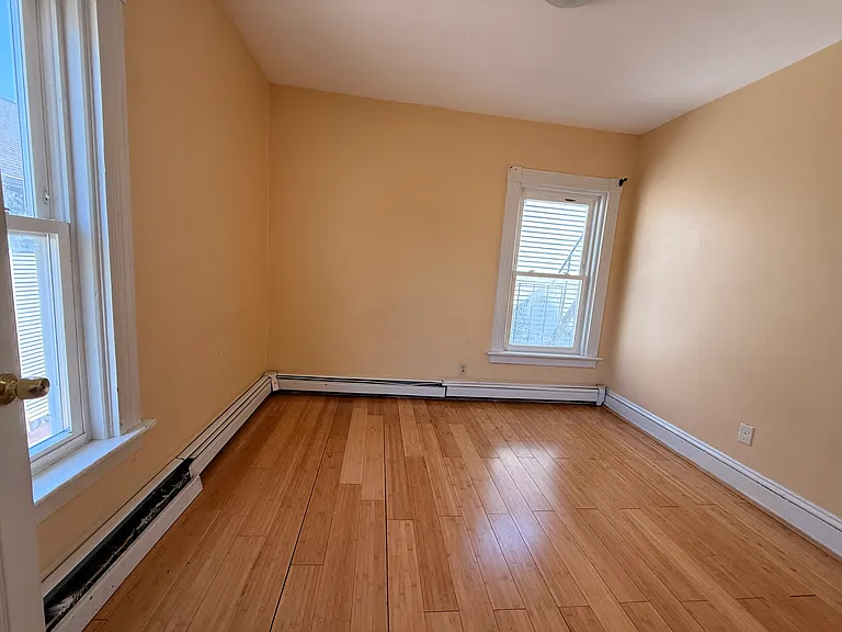 276 Lonsdale Ave #2 — Photo 9