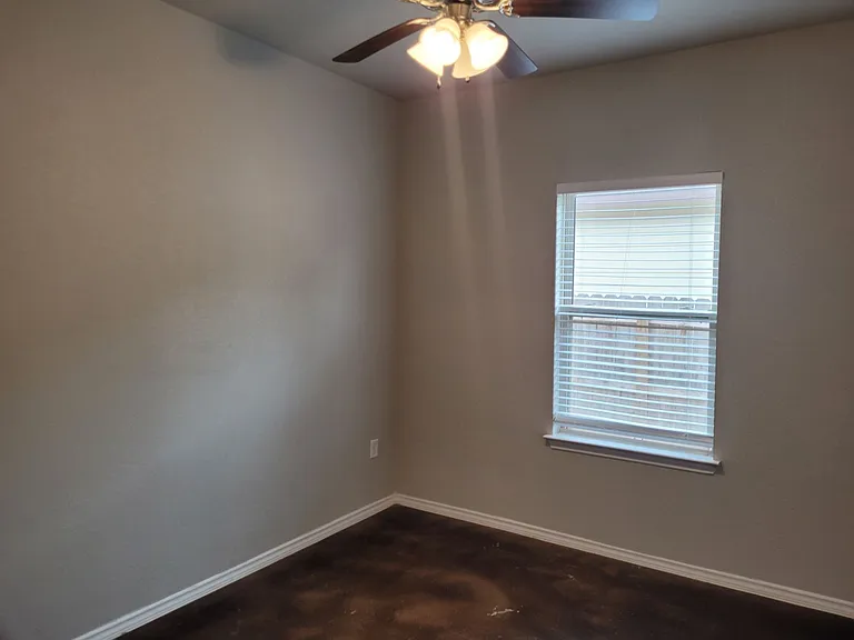 1112 Stanley Way — Photo 8