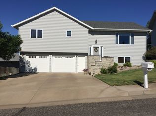 108 River Rim Dr, Pierre, SD 57501