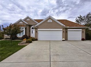 8478 Walthour Dr, North Huntingdon, PA 15642