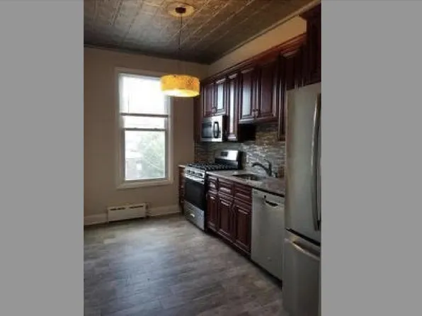 220 Jane Street image 3 of 13