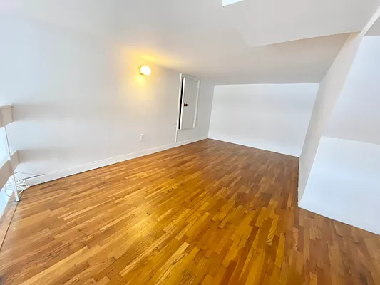 Rented by J PRESTON AND ASSOCIATES INC | media 25