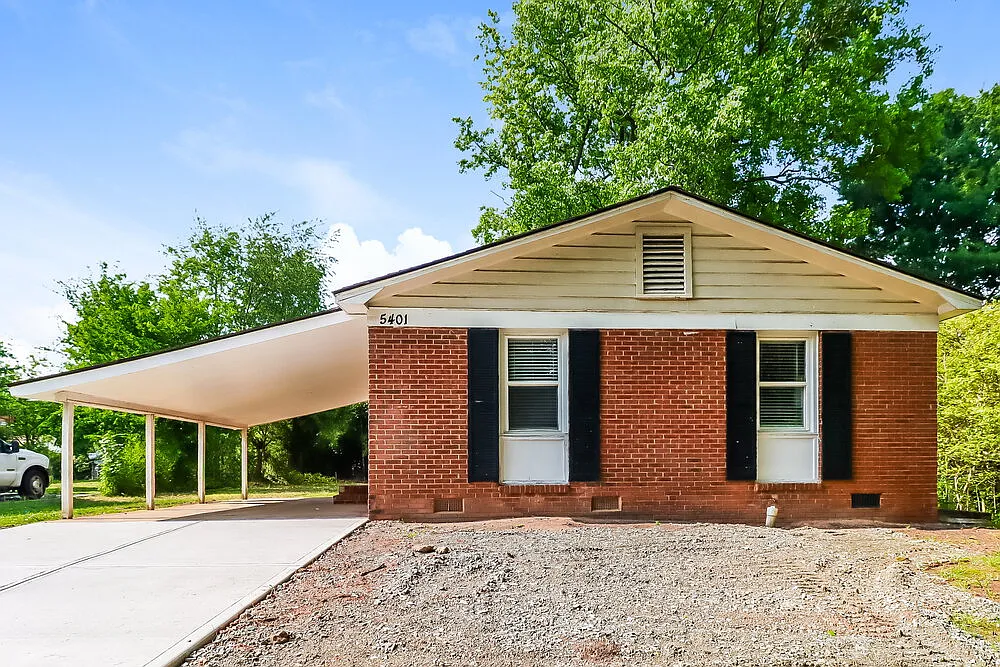 3 bed, 1.0 bath, 1264 sqft, $1,510 — Photo 1