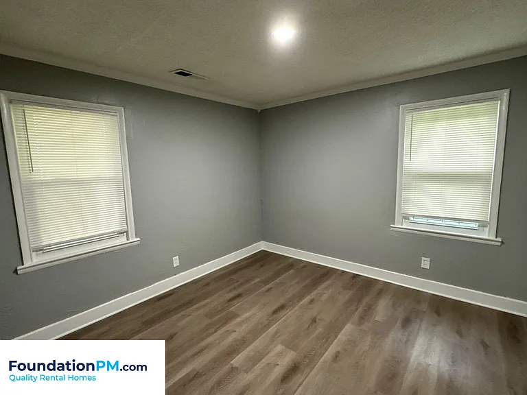2100 Worthington Cir — Photo 12