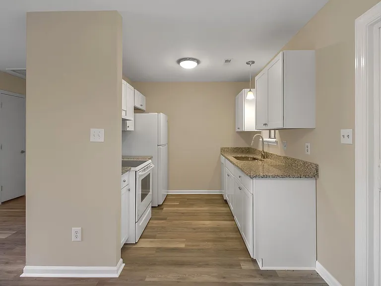 106 Brenda Dr — Photo 6