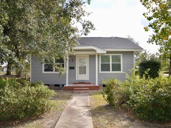 2400 17th St, Port Arthur, TX 77640