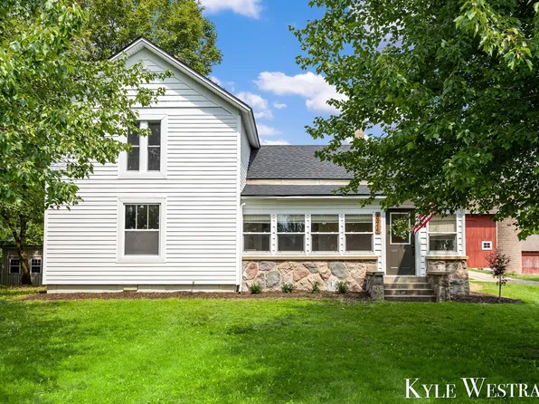 6411 Eleven Mile Rd NE, Rockford, MI 49341